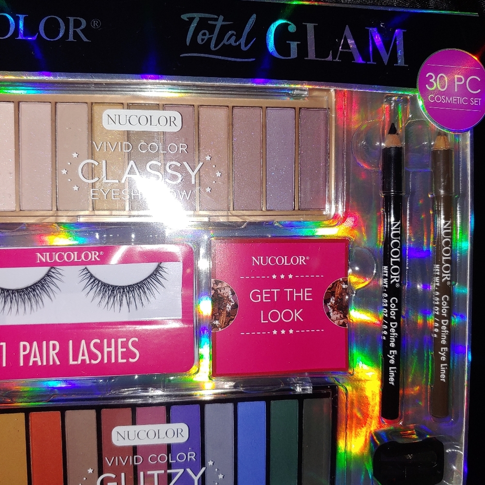 Nucolor 30 piece makeup gift set H7001-02 - Picture 3 of 3